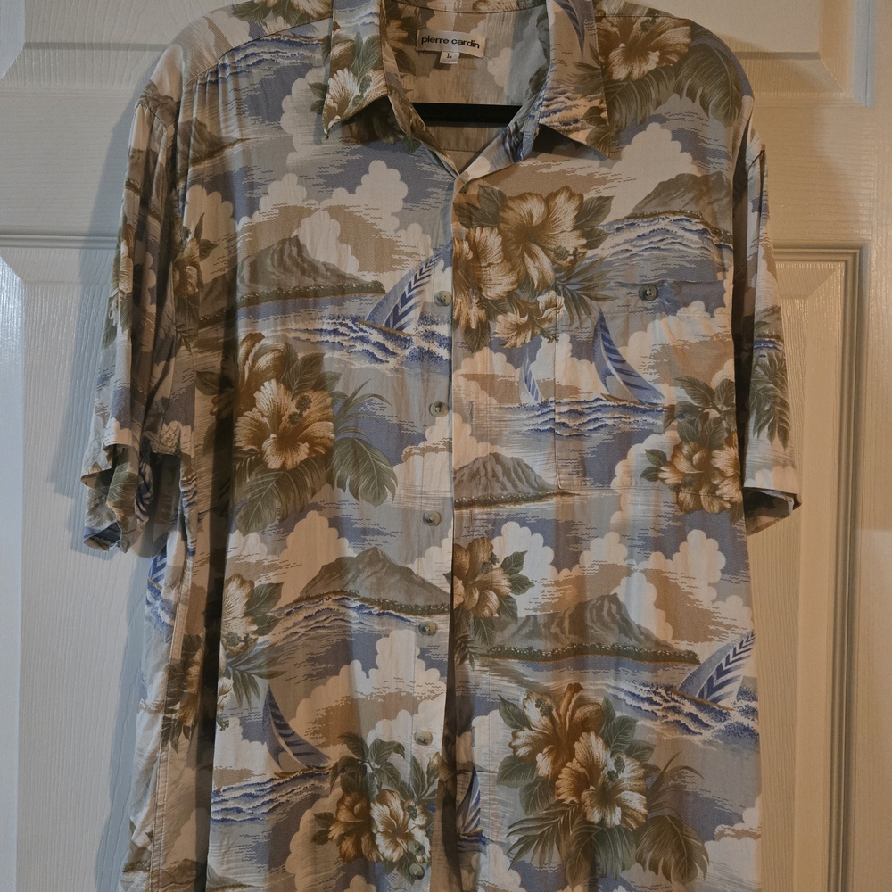 Vintage Pierre Cardin Floral Hawaiian  Casual Shirt Mens Large Rayon